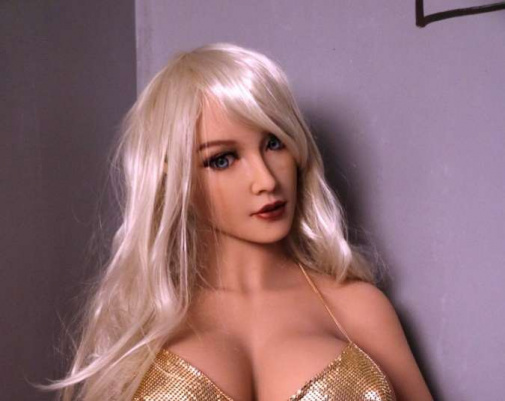 Fairy 欧洲巨乳熟女 附口交超逼真柔软TPE性爱娃娃 153 cm  照片