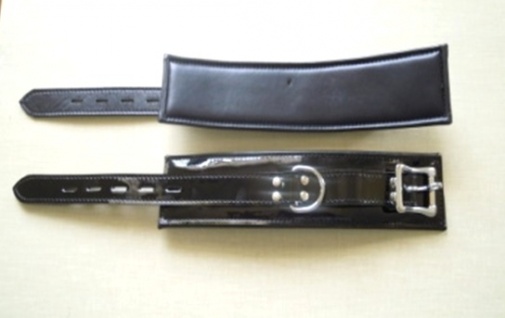 Zorbo - Restraints Patent Leather Hand Cuff photo