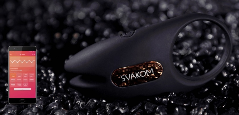 坐下来,让自己舒适一点,然后让 SVAKOM APP 掌控一切。Winni 2 具备蓝牙功能,完全兼容 SVAKOM A... Svakom - Winni 2 阴茎环 - 黑色 照片-8