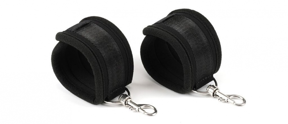 Featuring almost all of the basics of BDSM fantasies, Bound ... Liebe Seele - Bound You Bondage Set 12pcs - Black photo-5