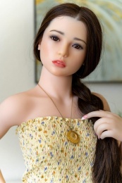 Cora 迷你贫乳少女 不锈钢骨架超柔软TPE身体仿真性爱娃娃 135cm (矽胶头) 照片