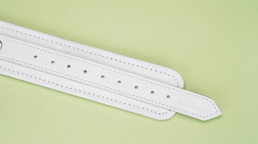 Liebe Seele - Collar w Leash - White photo