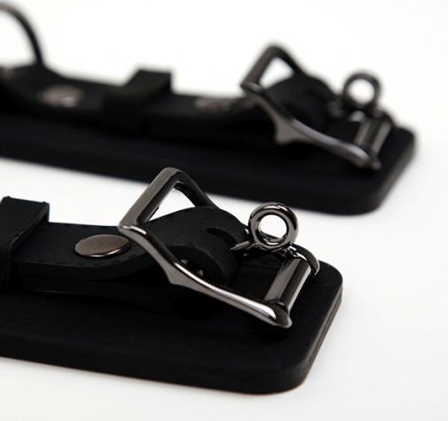 Pornhub - Silicone Handcuffs - Black photo