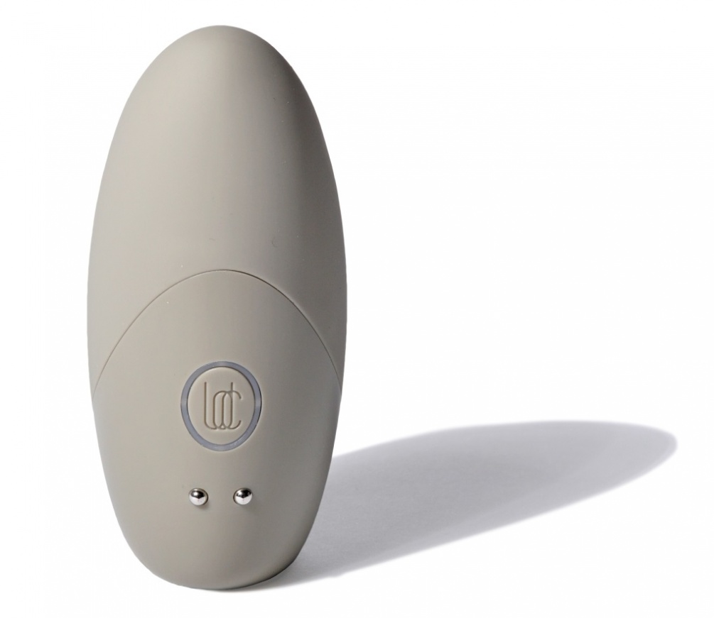 Set the speed of your sensations with patent-pending Percuss... Lora DiCarlo - Carezza Clitoral Massager - Beige photo-5
