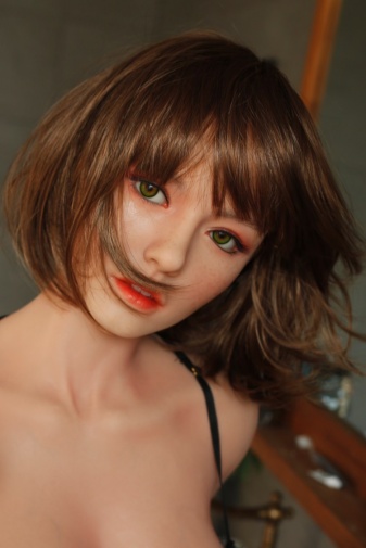 Natalia 性成瘾的巨乳短发尤物 D罩杯金属骨架弹性软胸 柔软TPE仿真性爱娃娃 165 cm (矽胶头) 照片