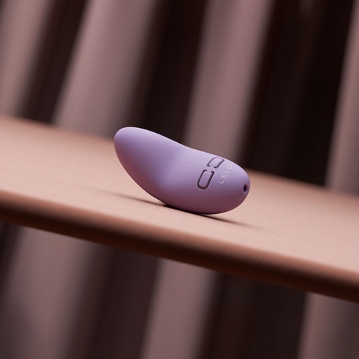 Lelo - Lily 3 Mini Vibrator - Calm Lavender photo