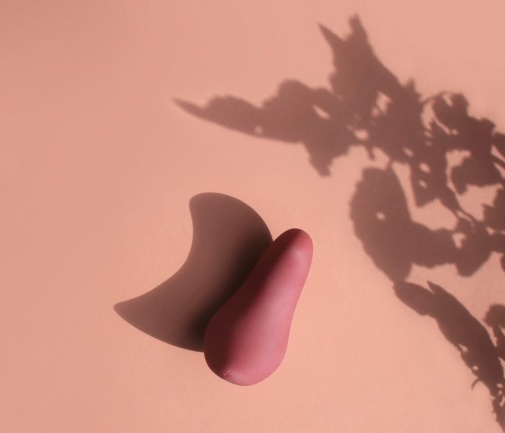 Vibio - Frida App-Controlled Lay-On Vibrator - Wine Red photo