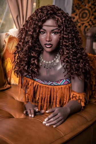 Takiyah 陽光巨乳黑人部落女孩 E罩杯金屬骨架彈性軟胸 超柔軟矽膠仿真性愛娃娃 172 cm 照片