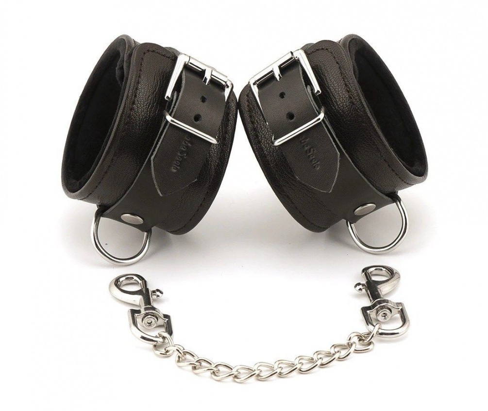 A standard restraint that securely binds both ankles and doe... Liebe Seele - Leather Ankle Cuffs - Brown photo-2