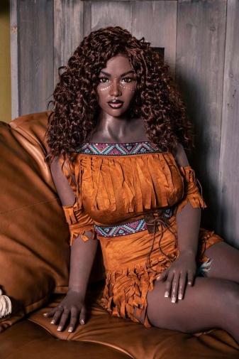 Takiyah 陽光巨乳黑人部落女孩 E罩杯金屬骨架彈性軟胸 超柔軟矽膠仿真性愛娃娃 172 cm 照片