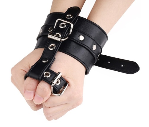 MT - Handcuffs w Fingers Lock - Black photo