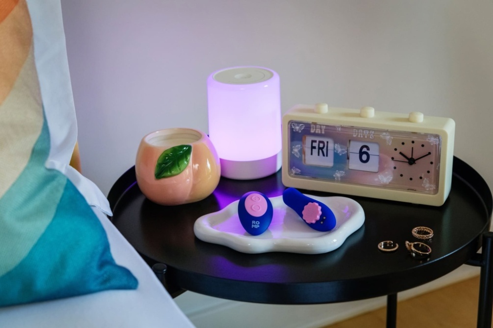 ROMP - Party Panty Vibrator is a wearable, remote-controlled... Romp - Party Vibrator - Purple photo-8