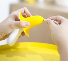 YY Horse - Mini Banana Vibrator - Yellow photo