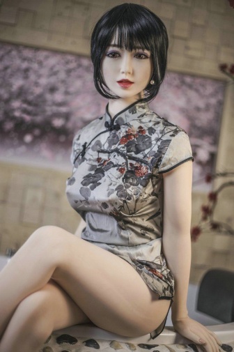 Franky 中式夢幻清純巨乳少女 附口交超柔軟TPE仿真性愛娃娃 158 cm 照片
