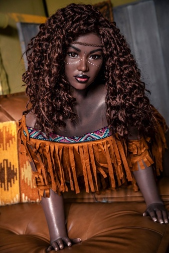 Takiyah 陽光巨乳黑人部落女孩 E罩杯金屬骨架彈性軟胸 超柔軟矽膠仿真性愛娃娃 172 cm 照片