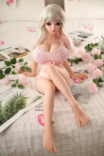 Jorokumo 迷你动漫洋娃娃巨乳萝莉 金属骨架超柔软矽胶仿真性爱娃娃 100cm 照片
