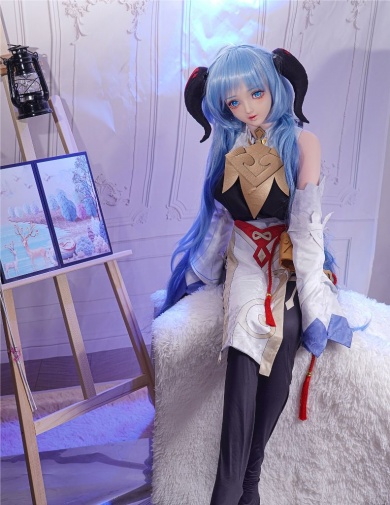 Amaya 动漫风蓝发牛角性感女魔王 超柔软TPE身体仿真性爱娃娃 145 cm (附衣服和头饰) 照片