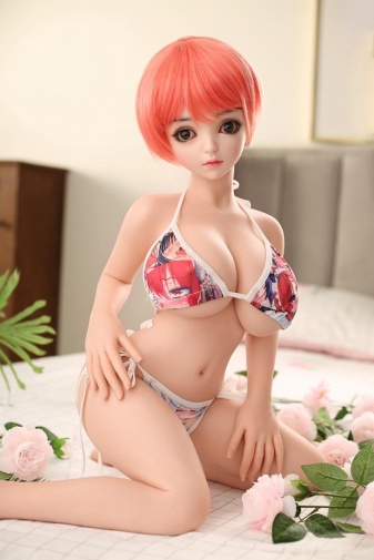 Aimi 清纯甜美洋娃娃迷你巨乳萝莉 金属骨架超柔软矽胶仿真性爱娃娃 100cm 照片
