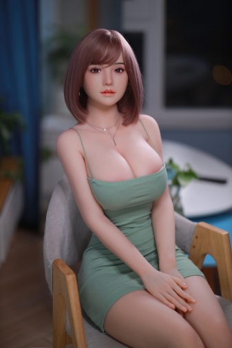  YunXi 亚洲仿真实体娃娃，巨乳，超软矽胶 161 cm（5’3 英尺） 照片