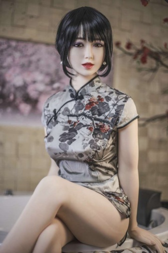 Franky 中式夢幻清純巨乳少女 附口交超柔軟TPE仿真性愛娃娃 158 cm 照片