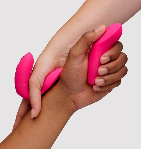 We-Vibe - Chorus Pro Clitoral & G-Spot Couples Vibrator - Electric Pink 照片