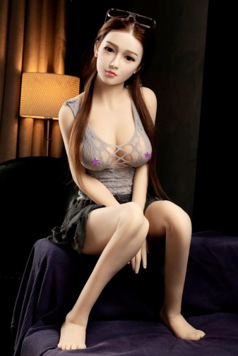 Yanlin Japanese Realistic Sex Doll, C-Cup, TPE with Silicone Head 150 cm (4'9 ft) photo
