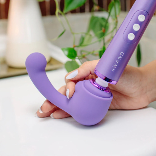 Le Wand - Petite Curve Attachment - Violet 照片
