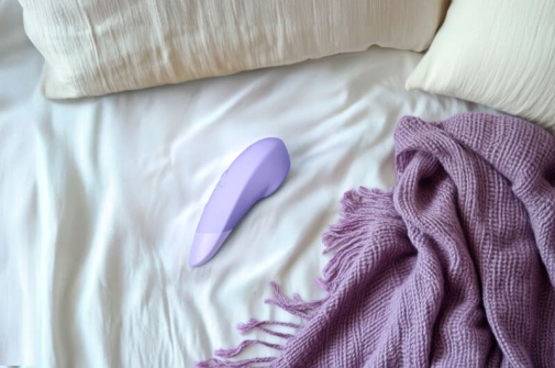 Womanizer - Enhance Pleasure Air & Deep Vibration Clit Stimulator - Lilac photo