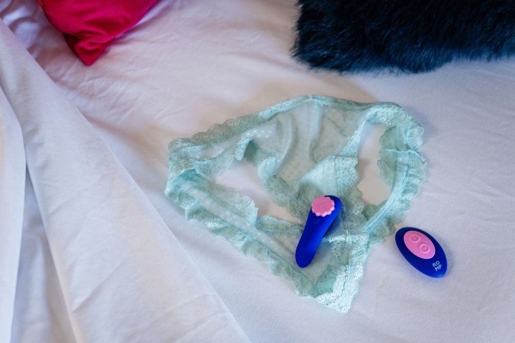 ROMP - Party Panty Vibrator is a wearable, remote-controlled... Romp - Party Vibrator - Purple photo-10