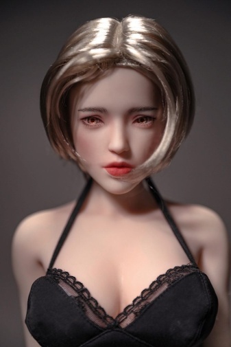 Georgia 冷豔女神迷你動漫蘿莉 靈活骨架超柔軟矽膠仿真性愛娃娃 60 cm  照片