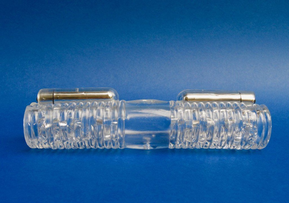 Go head to head with this vibrating double stroker.
Powerfu... TOF - Head to Head Vibrating Sleeve photo-10