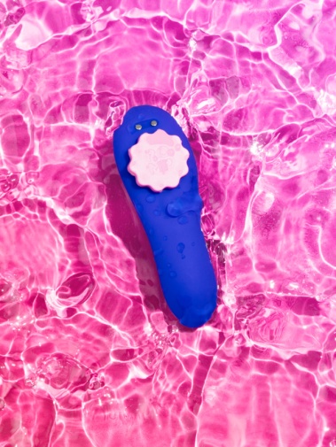 Romp - Party Vibrator - Purple photo