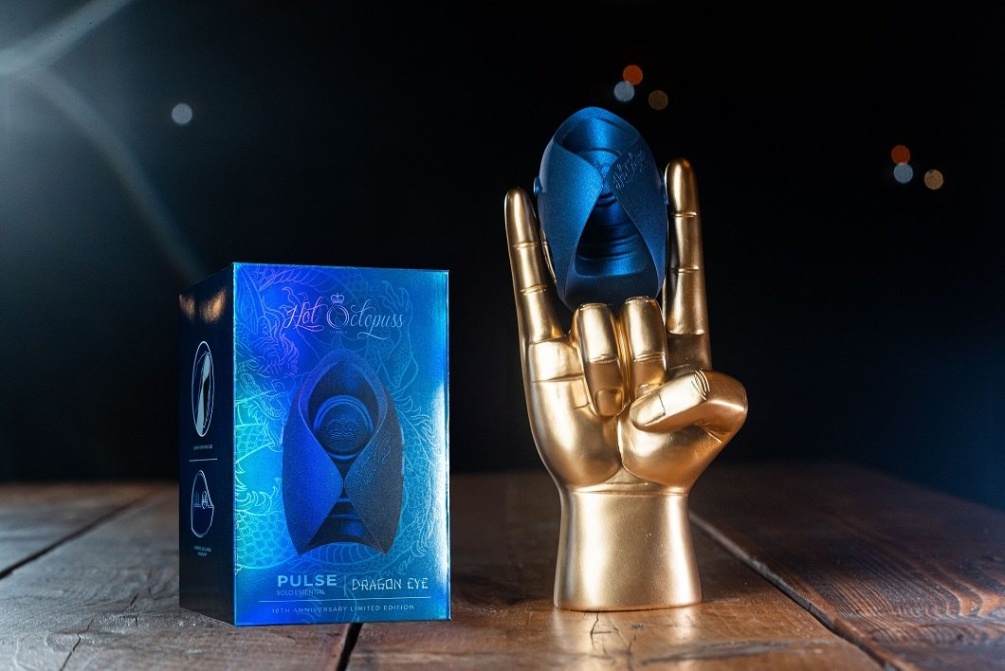 Celebrate the 10th anniversary of the toy that started the H... Hot Octopuss - Pulse Solo Essential - Dragon Eye photo-7