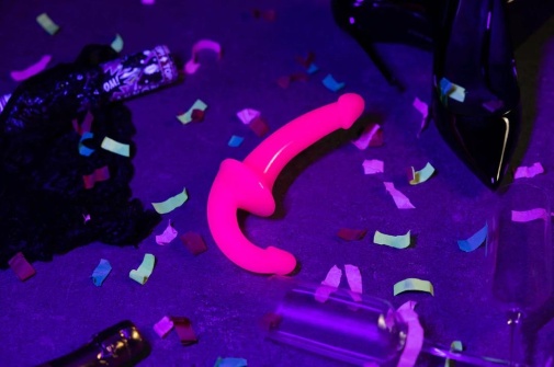 RealRock - 6" Glow Strapless Strap-On - Pink photo