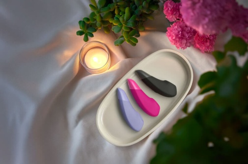 Womanizer - Enhance Pleasure Air & Deep Vibration Clit Stimulator - Lilac photo