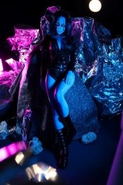 Momoko 哥特风暗黑迷你动漫妖精萝莉 蓝眼睛柔软矽胶仿真性爱娃娃 60cm 照片